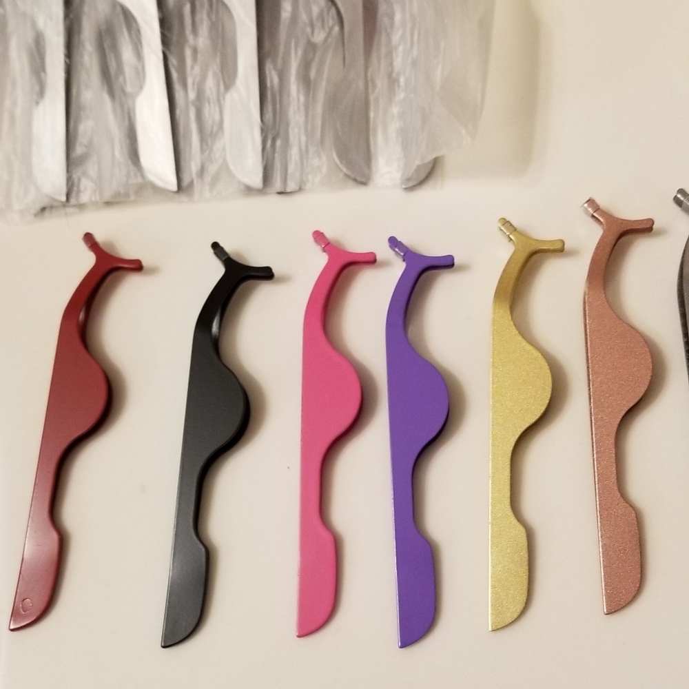 eyelashes tweezers bundle.